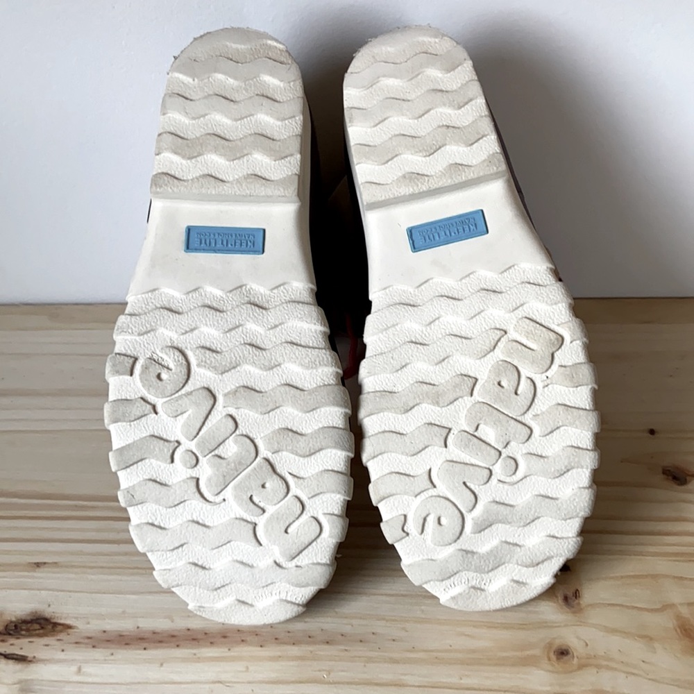 Native boots - Picture 3 of 3